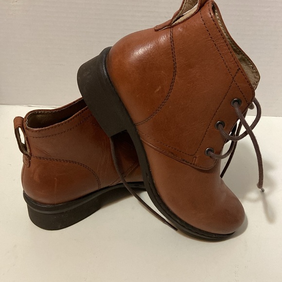 Bogs Leather Kristina Chukka Bootie-Waterproof! - Picture 4 of 8